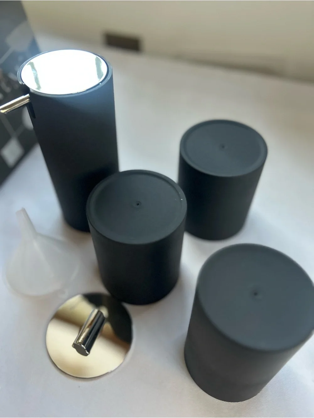 4 pcs Matte Black Bathroom Accessory Set - Minimal Modern